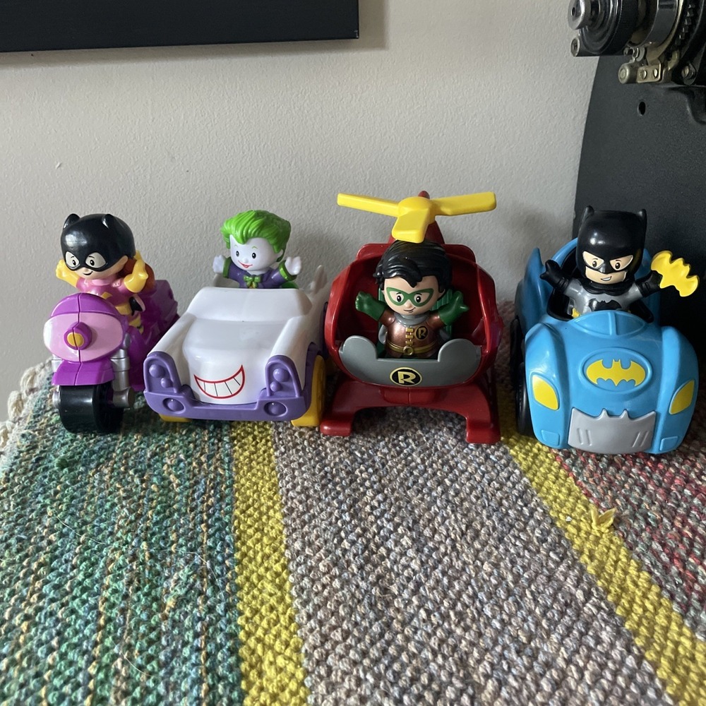 Fisher Price Little People DC Super Friends Batman Batgirl Robin Joker 8 Pieces